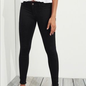 Black Hollister Skinny Jeans